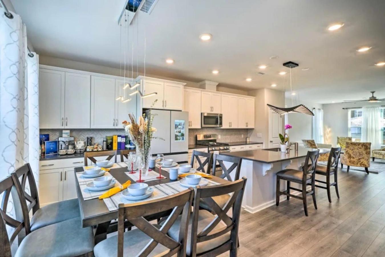 The Villas Buckingham 10 Mins To Rdu Airport Duke Downtown Durham Exteriör bild