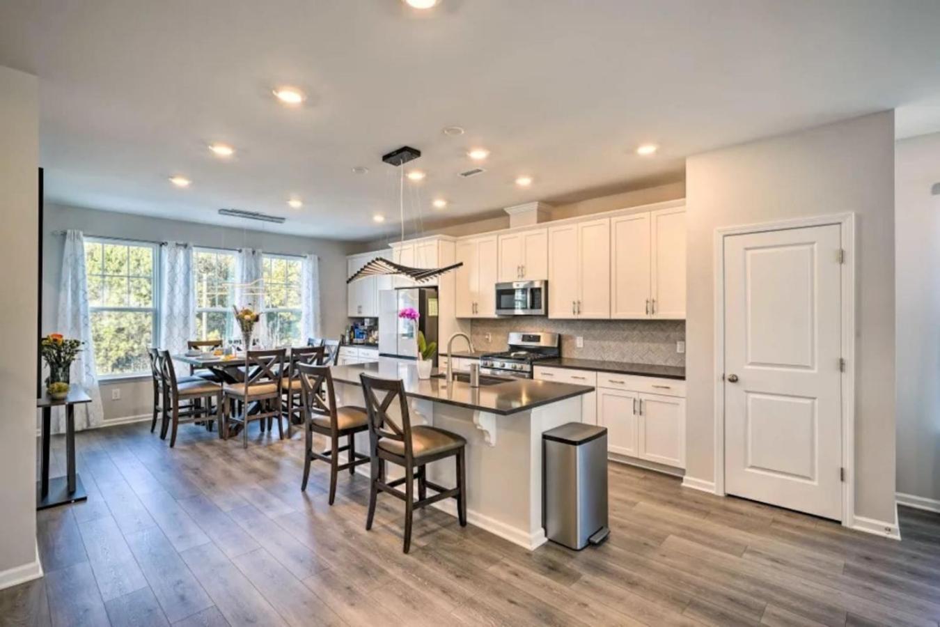 The Villas Buckingham 10 Mins To Rdu Airport Duke Downtown Durham Exteriör bild