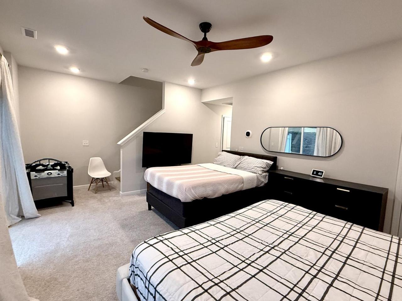 The Villas Buckingham 10 Mins To Rdu Airport Duke Downtown Durham Exteriör bild