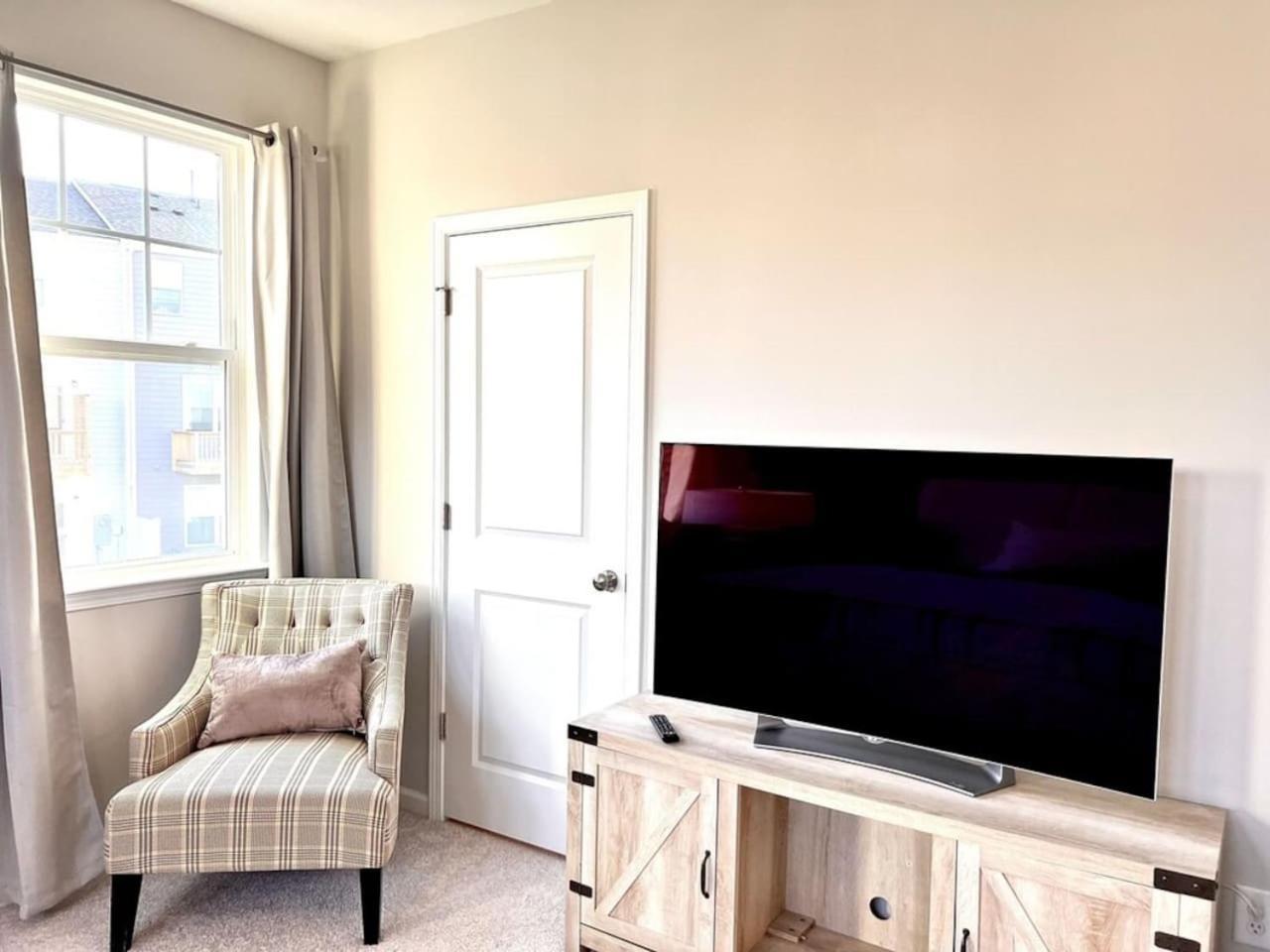 The Villas Buckingham 10 Mins To Rdu Airport Duke Downtown Durham Exteriör bild