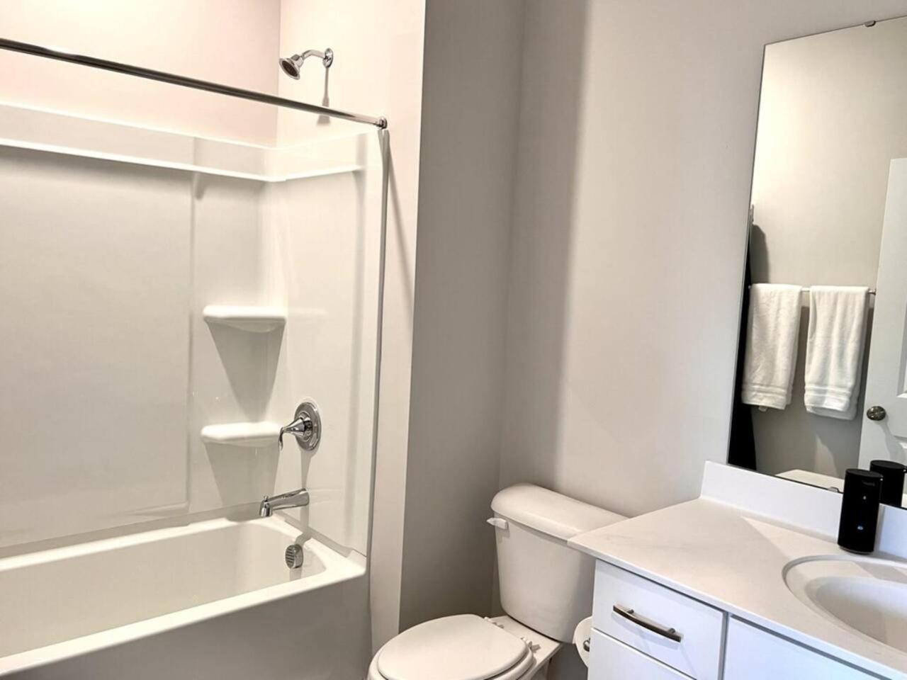 The Villas Buckingham 10 Mins To Rdu Airport Duke Downtown Durham Exteriör bild