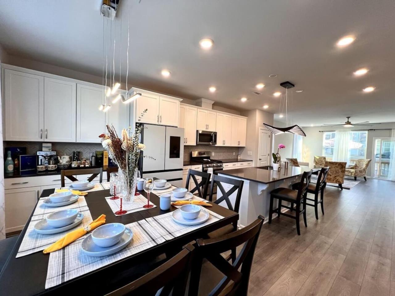 The Villas Buckingham 10 Mins To Rdu Airport Duke Downtown Durham Exteriör bild