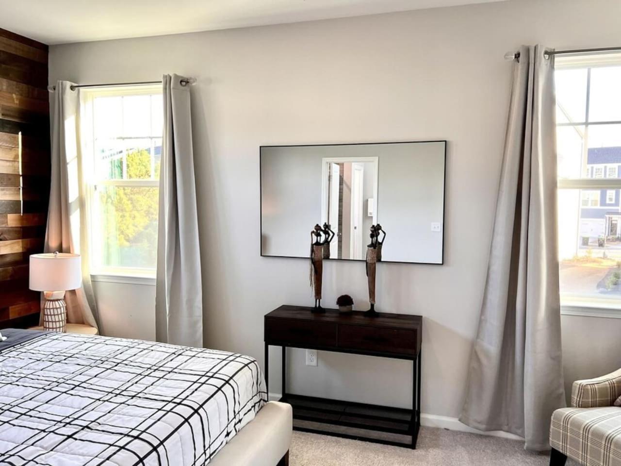 The Villas Buckingham 10 Mins To Rdu Airport Duke Downtown Durham Exteriör bild